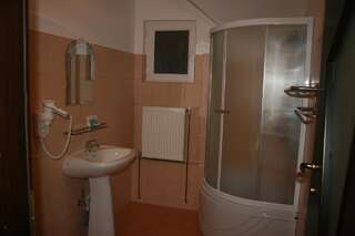 Лоджи Casa Domneasca Байя-де-Фьер Трехместный номер с собственной ванной комнатой-3